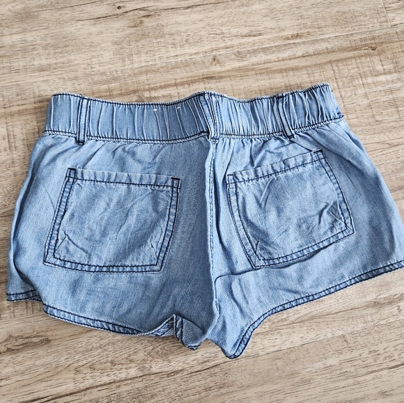 Women's Shorts - Picture 2 of 2